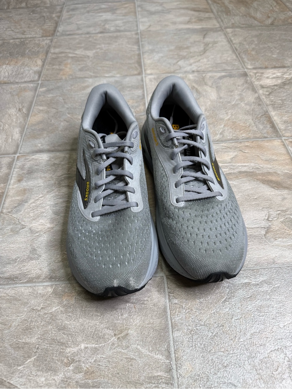 Brooks Adrenaline GTS 24 Alloy Gold Fusion Men’s Shoe Size 10 Gray 1104371D084